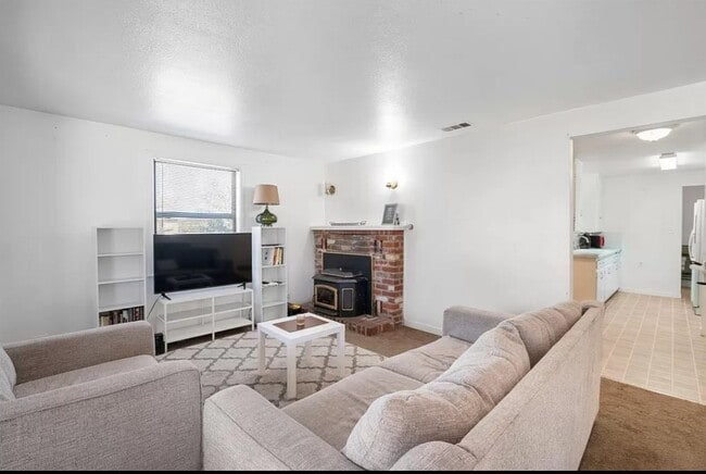 1549 Virginia Ave in West Sacramento, CA - Building Photo - Building Photo