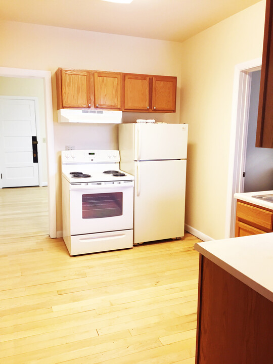 100 N Winooski Ave in Burlington, VT - Building Photo