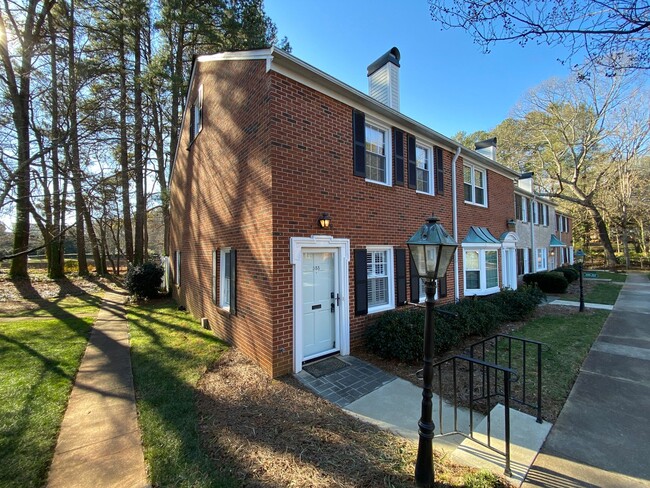 355 Hanover Arms Ct in Winston-Salem, NC - Building Photo - Building Photo