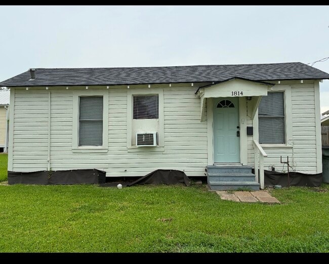 property at 1814 Bilbo St