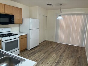 2842 Kensington St in Las Vegas, NV - Foto de edificio - Building Photo