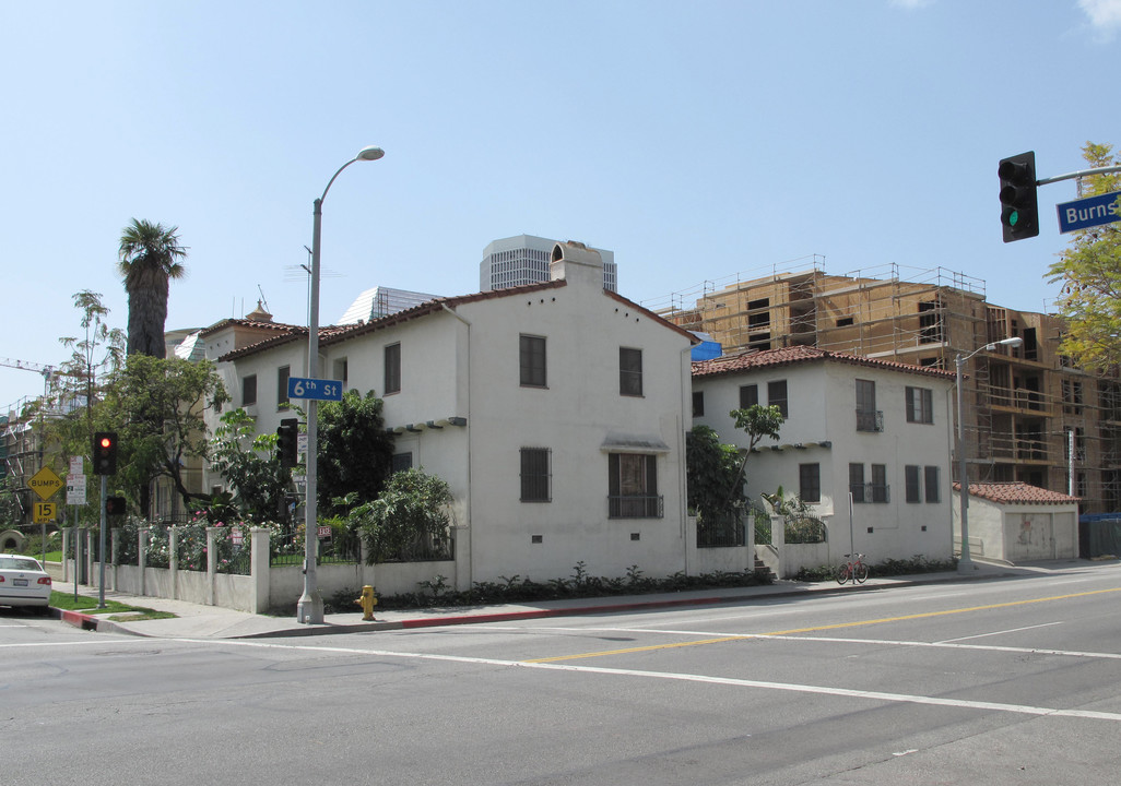 5604 W 6th St in Los Angeles, CA - Building Photo