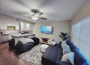 108 Lacosta Ln in Daytona Beach, FL - Building Photo - Building Photo