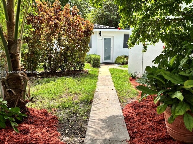 property at 1933 SW 17th Ct