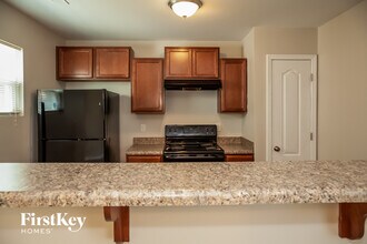 7405 Hidden Creek Dr in Charlotte, NC - Building Photo - Building Photo
