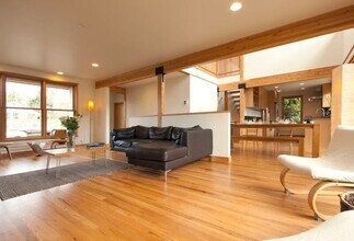5707 NE 56th St in Seattle, WA - Building Photo - Building Photo
