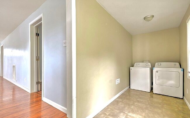 1744 McGee St in Kingsport, TN - Building Photo - Building Photo