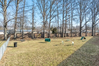 Stone Lodge Apartments in Columbus, OH - Foto de edificio - Building Photo