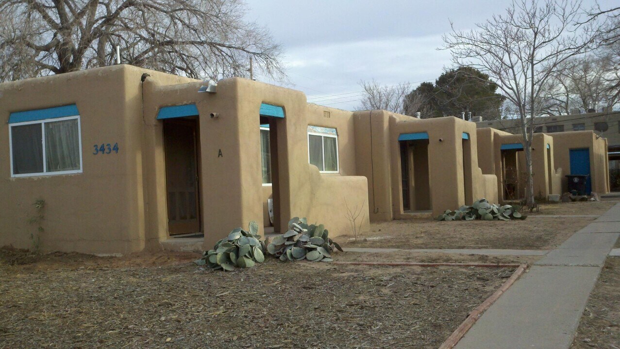 3434 Smith Ave SE in Albuquerque, NM - Building Photo
