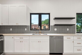 8931 Hubbard St in Culver City, CA - Building Photo - Building Photo