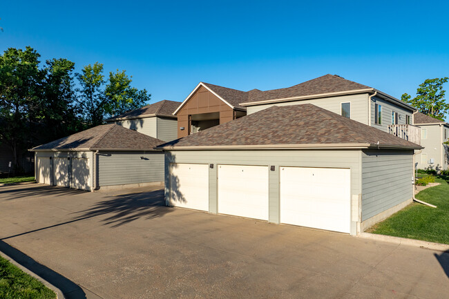 Bancroft Place Apartments in Sioux Falls, SD - Foto de edificio - Building Photo