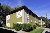 Exterior - Creekside At Amherst Apartamentos in Denver, Colorado