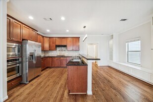 1135 Louise St in Houston, TX - Building Photo