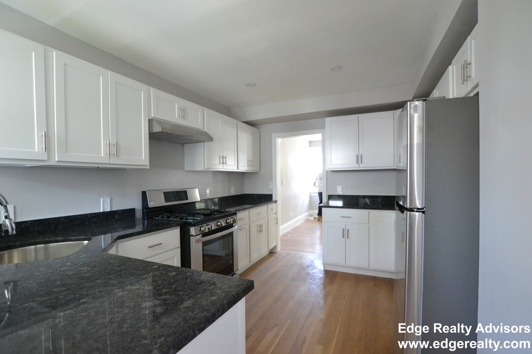 39 Trapelo St, Unit 2 in Boston, MA - Building Photo