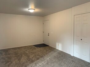 1550 NW Milwaukee Ave, Unit C-9 in Bend, OR - Building Photo - Building Photo