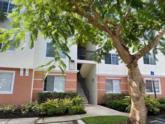 9833 Baywinds Blvd, Unit 7108 in West Palm Beach, FL - Building Photo