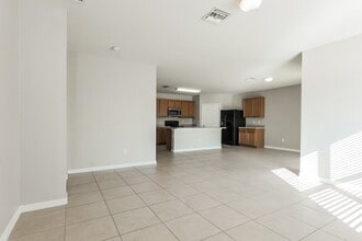 4413 SW 15th Ave in Cape Coral, FL - Building Photo - Building Photo