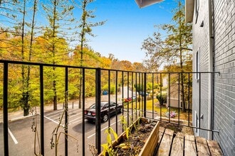 Pinecrest Apartments of Milford in Milford, OH - Foto de edificio - Interior Photo