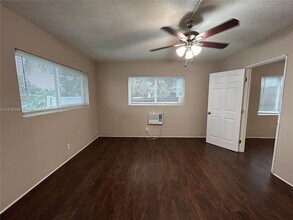 3049 NW 9th Ave in Wilton Manors, FL - Building Photo - Building Photo