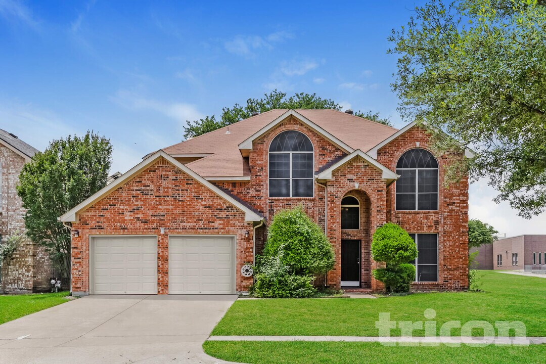 4649 Devonshire Dr in Grand Prairie, TX - Foto de edificio