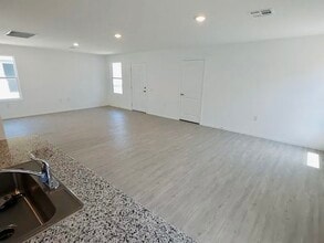 1227 Art Wall Wy in San Antonio, TX - Building Photo - Building Photo