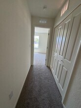 1142 E Cameron Ave in Visalia, CA - Building Photo - Building Photo