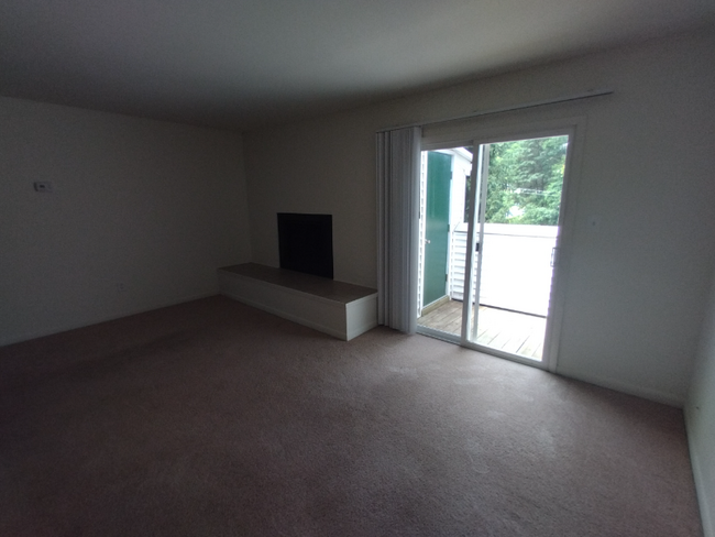 property at 600 Reusens Rd