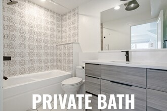 3044 N Speer Blvd in Denver, CO - Foto de edificio - Building Photo