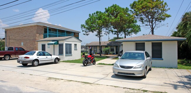 617 Gardenia St in Panama City Beach, FL - Building Photo - Building Photo