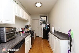 730 W Roscoe St, Unit A05C in Chicago, IL - Building Photo - Building Photo