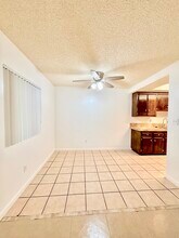 4475 Jurupa Ave, Unit APT D in Riverside, CA - Foto de edificio - Building Photo