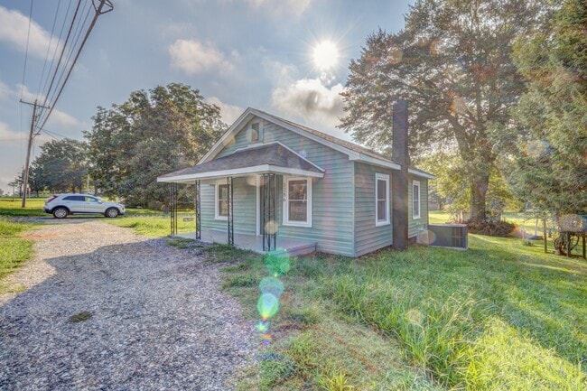 1286 Fallston Rd in Shelby, NC - Building Photo - Building Photo