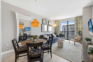 5350 NW 84th Ave in Doral, FL - Building Photo