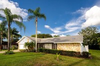 902 SW Willow Ln in Palm City, FL - Foto de edificio - Building Photo