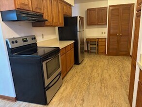 1515 Jills Dr in Waukesha, WI - Building Photo - Building Photo