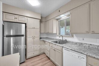 4330 NE 129th Pl in Portland, OR - Building Photo - Building Photo