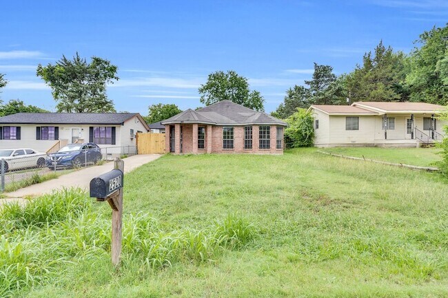 2520 Fatima Ave, Unit 1460310 in Dallas, TX - Building Photo - Building Photo