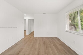 37 NW 49th Ave in Miami, FL - Building Photo - Building Photo