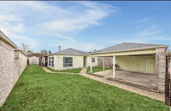 16147 New Field Dr in Houston, TX - Building Photo - Building Photo