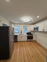 57 Broadway, Unit 57 in Arlington, MA - Foto de edificio - Building Photo