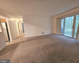48 Juniper Way in Hamilton Township, NJ - Building Photo - Building Photo