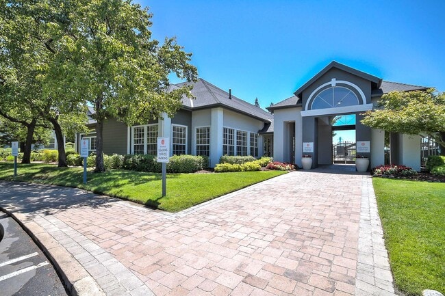 Rosemeade at Olympus Pointe in Roseville, CA - Building Photo - Building Photo