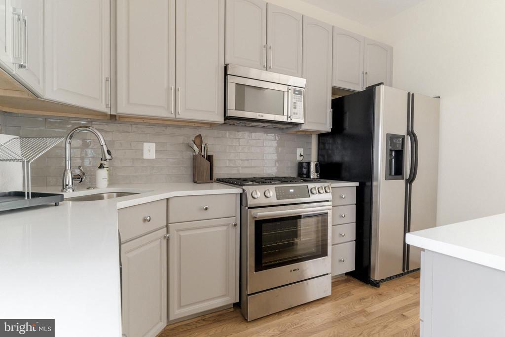 330 11th St SE in Washington, DC - Building Photo