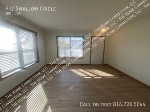 932 Swallow Cir in Liberty, MO - Building Photo - Building Photo