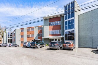 Fairway Apartments in Seattle, WA - Building Photo - Building Photo