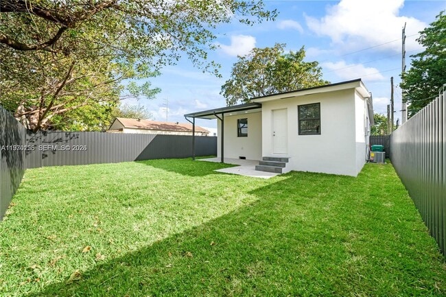 1739 NW 67th St in Miami, FL - Building Photo - Building Photo