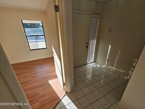 1307 River Hills Cir E in Jacksonville, FL - Building Photo - Building Photo