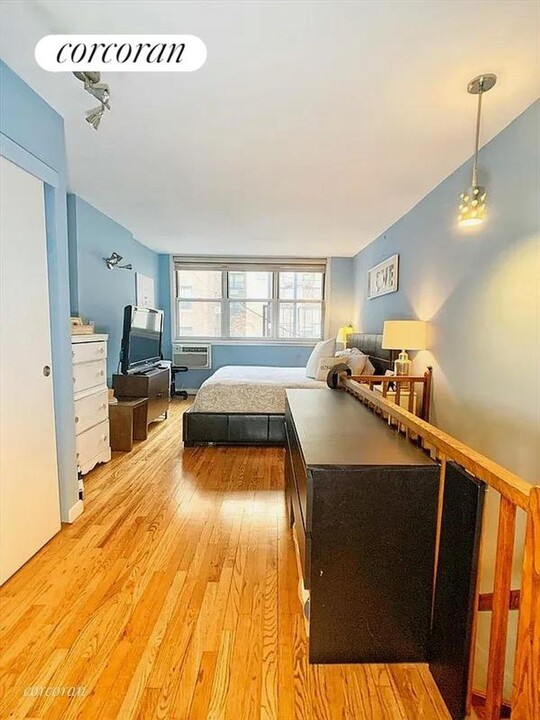 343 E 78th St in New York, NY - Building Photo