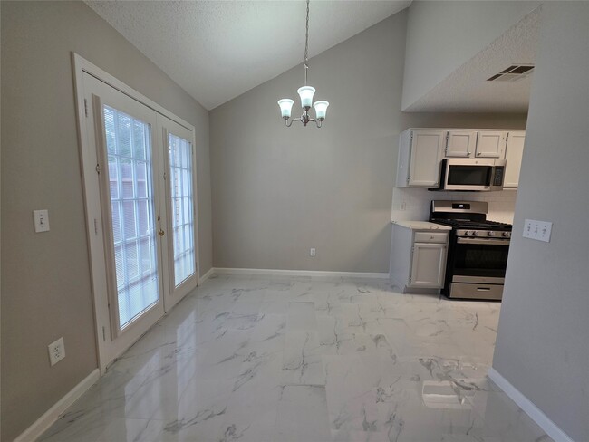 property at 3127 E Heatherock Cir