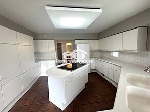2800 Hunter Dr in Medina, MN - Building Photo - Building Photo
